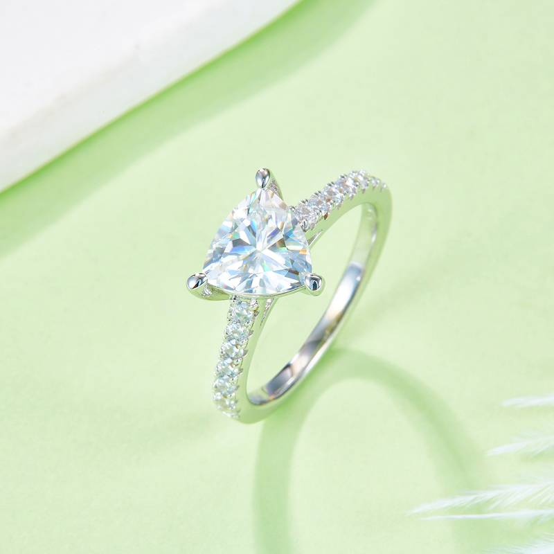 微镶三角形S925银镀白金MoissaniteWomen's Ring2.0ctD级